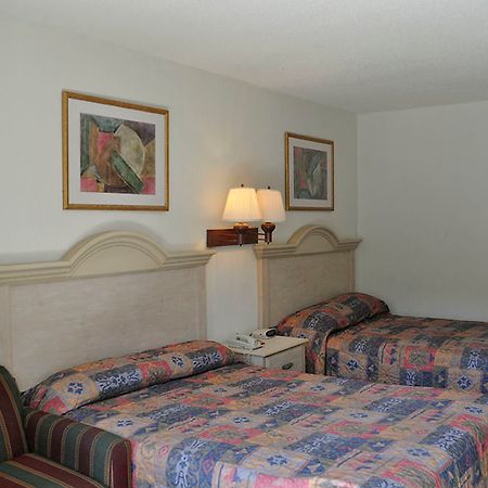 Oyo Hotel Myrtle Beach Kings Hwy מראה חיצוני תמונה